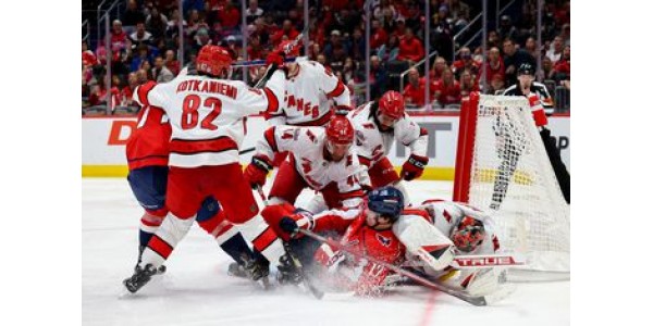 Carolina Hurricanes lavede en fremragende præstation sent i kampen